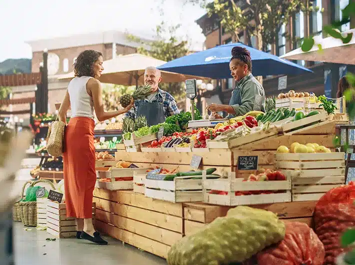 img-Summer-At-The-Farmers-Market